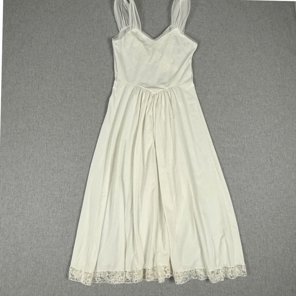 Vanity Fair Vintage White Lace Trim Nightgown Slip Dress Size 32 Ethereal